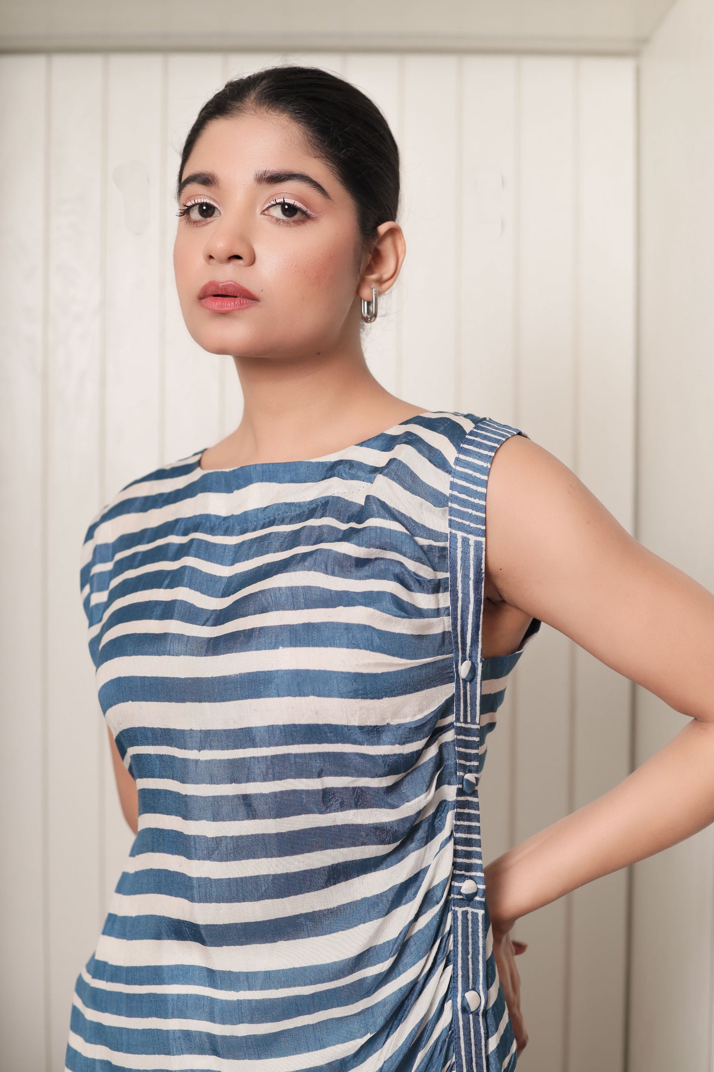 BLUE AND WHIITE STRIPES PLEATED DRESS